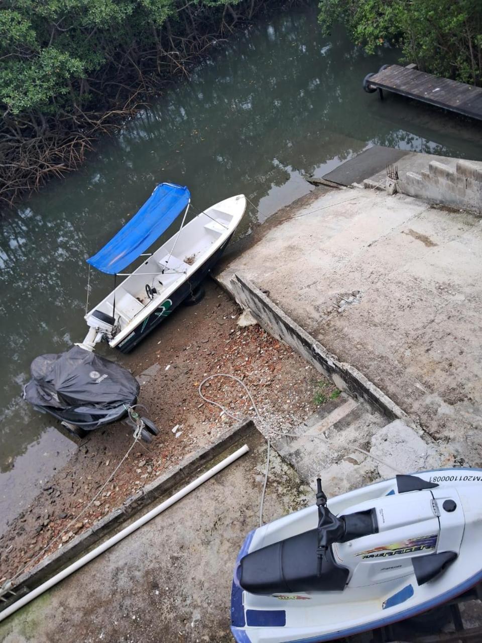 Appartamento Em Barra De Guaratiba De Frente P A Estrada, Proximo Da